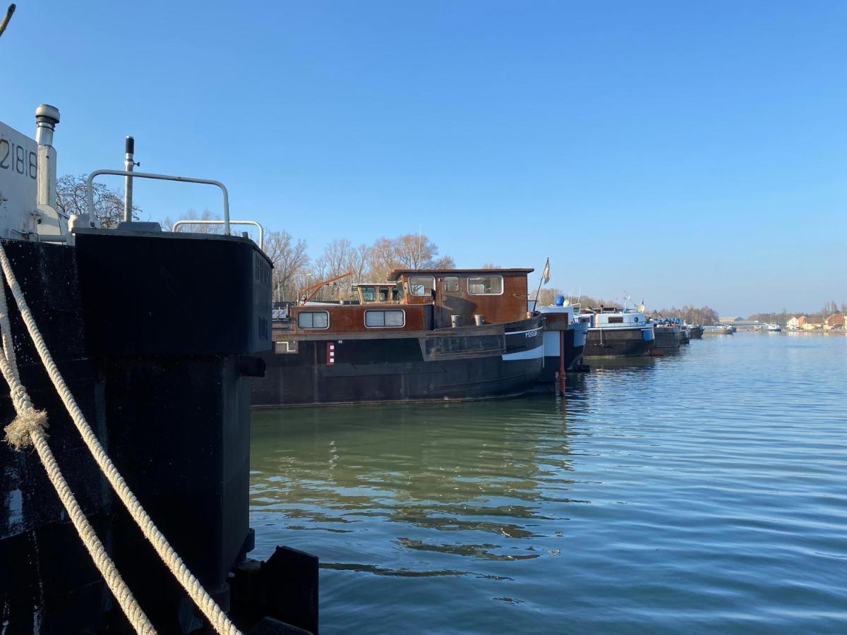 Peniche "Louise Michel" Sejournez Dans L'Appartement Du Capitaine, Offrez Vous Une Experience Inoubliable Au Fil De L'Eau Douai Exterior foto